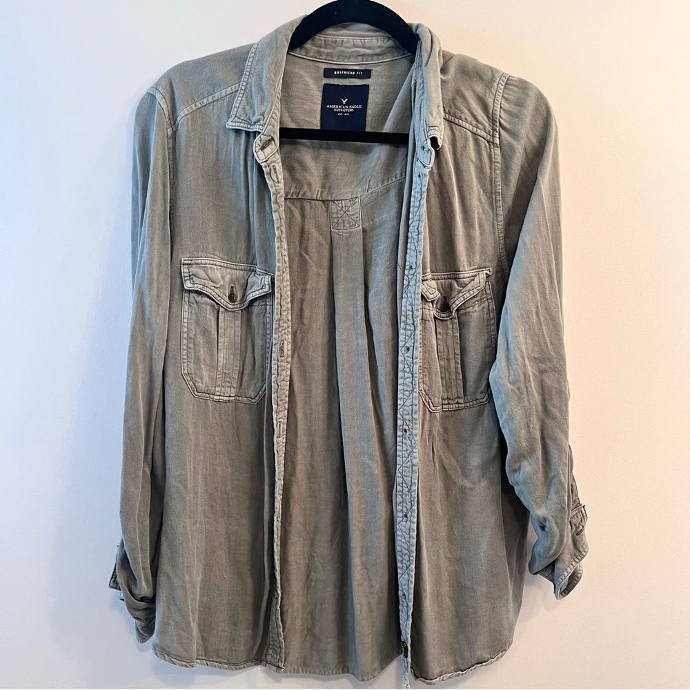 American Eagle Outfitters Boyfriend Fit Button Down - Picture 2 of 8
